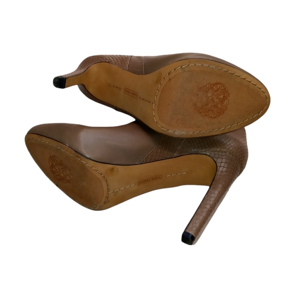 VINCE CAMUTO Soft Taupe Leather Snake ARIANAH Heels Ankle Boots Booties Sz 8.5M. - Picture 3 of 4